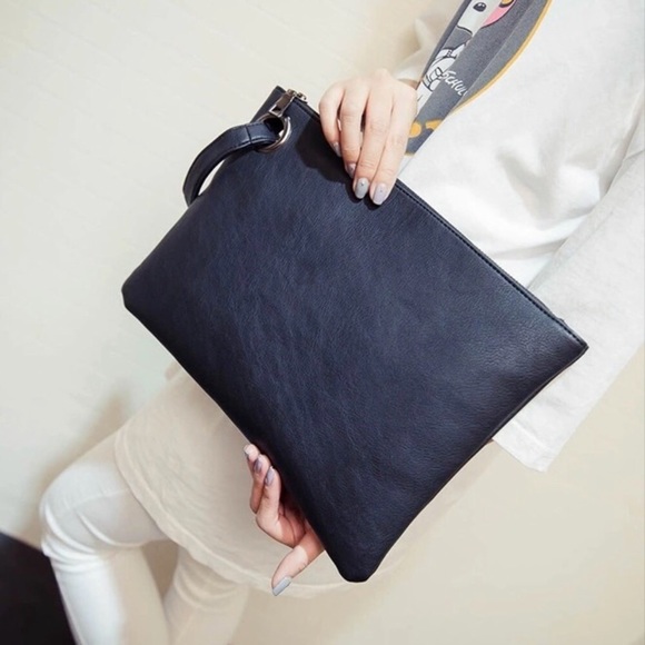 Extra Large Black Clutch-Side Strap! Adorable! - Picture 2 of 7